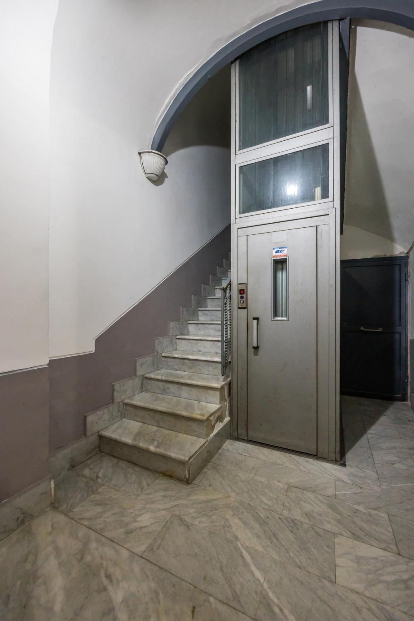 Lioy 25 By Napoliapartments Экстерьер фото