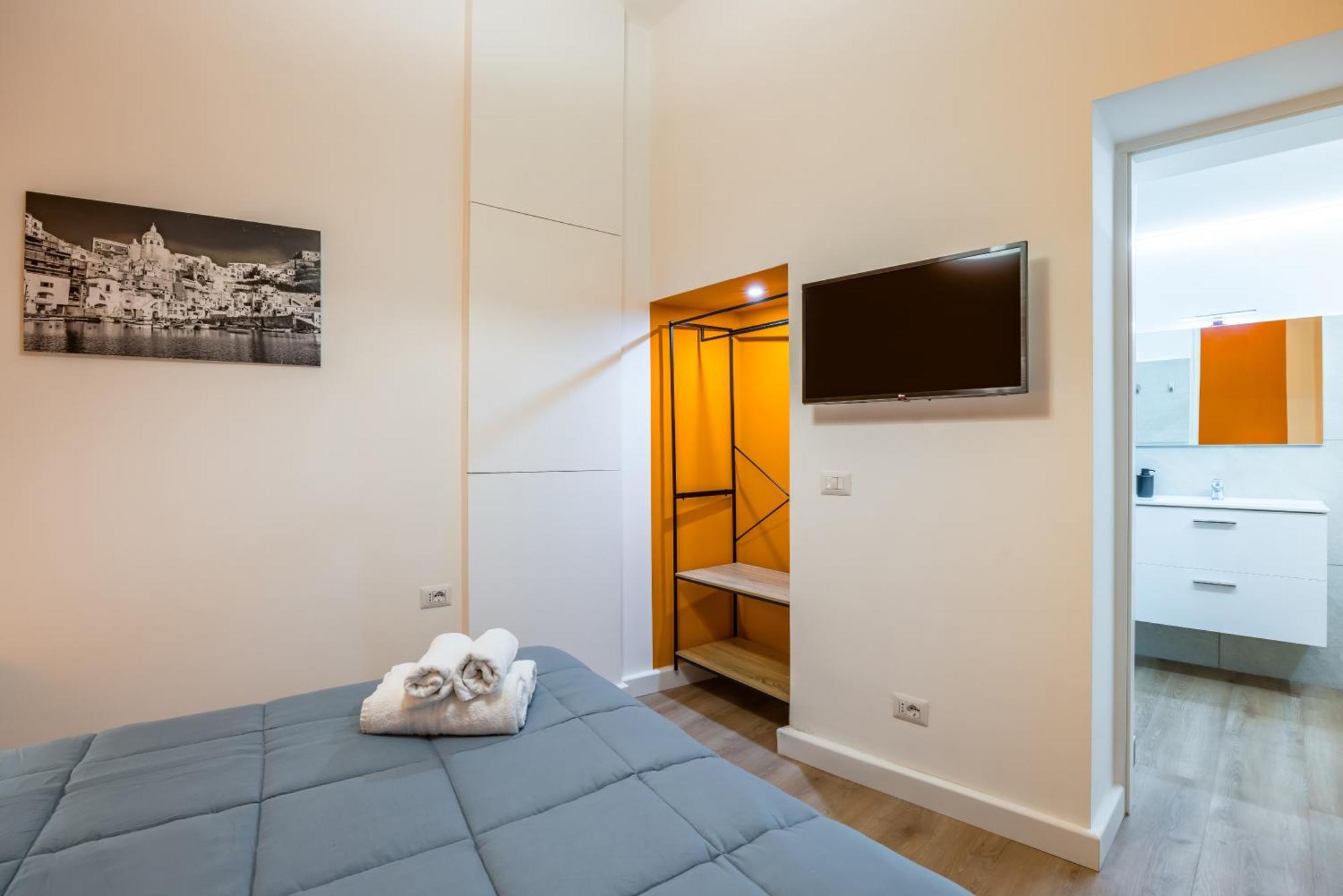 Lioy 25 By Napoliapartments Экстерьер фото