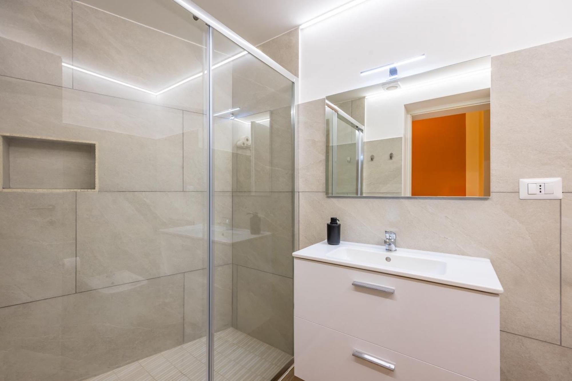 Lioy 25 By Napoliapartments Экстерьер фото