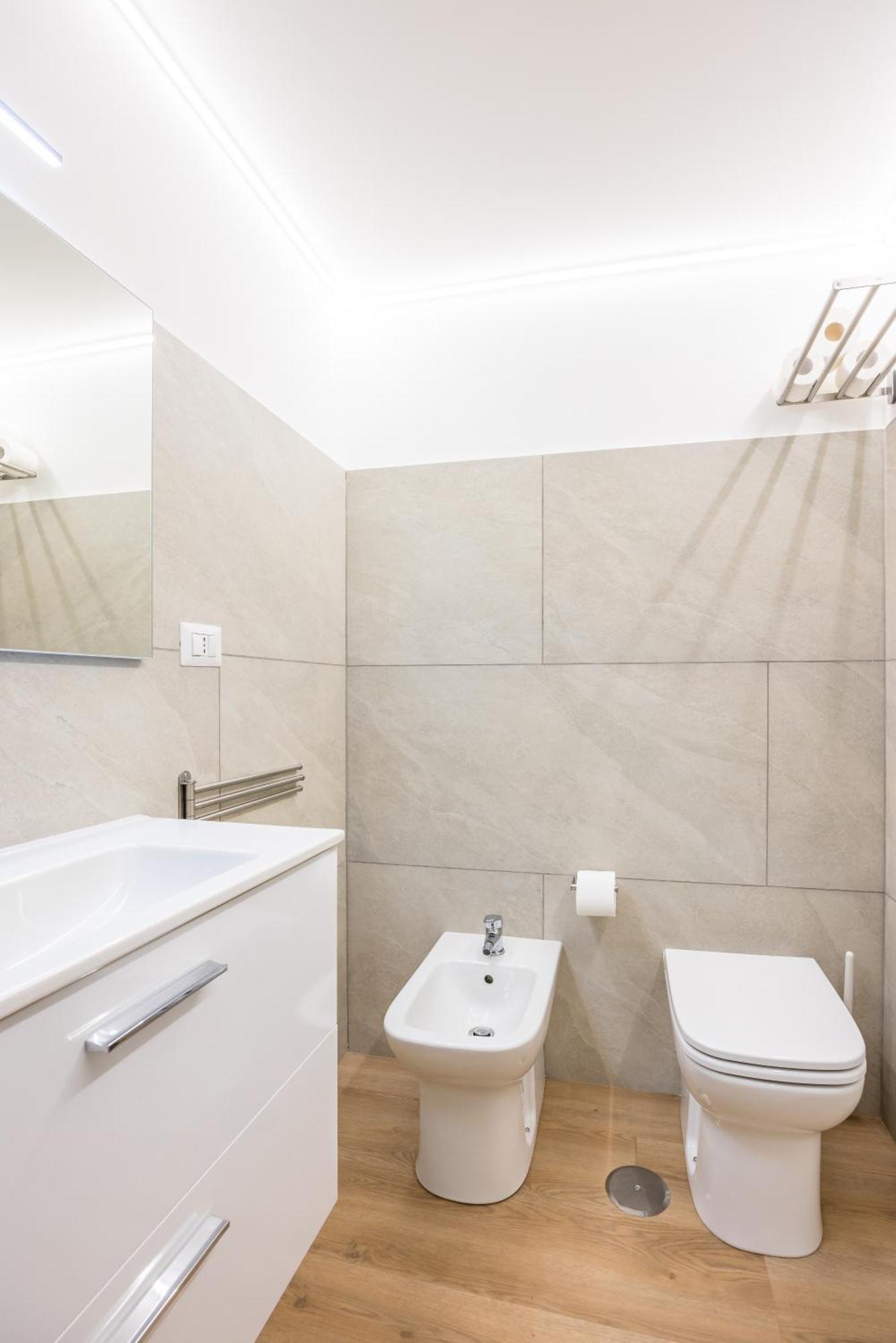 Lioy 25 By Napoliapartments Экстерьер фото