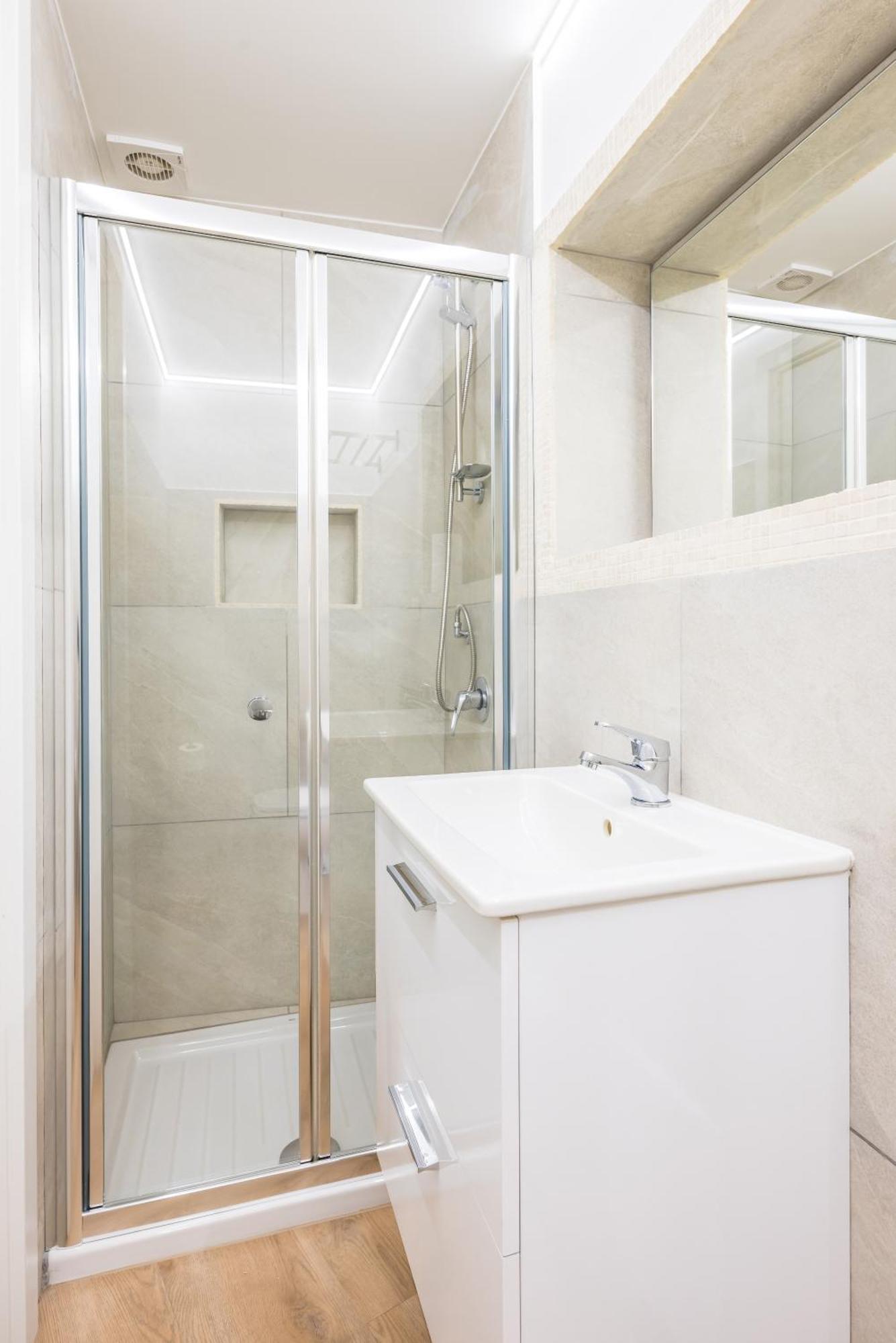 Lioy 25 By Napoliapartments Экстерьер фото